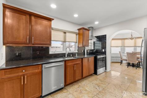 80 Glenwood Avenue Elmwood Park NJ 07407