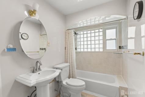 80 Glenwood Avenue Elmwood Park NJ 07407