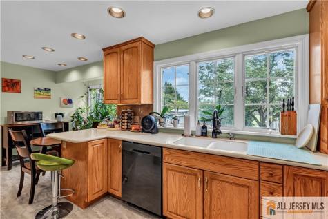 267 Friendship Road South Brunswick NJ 08512