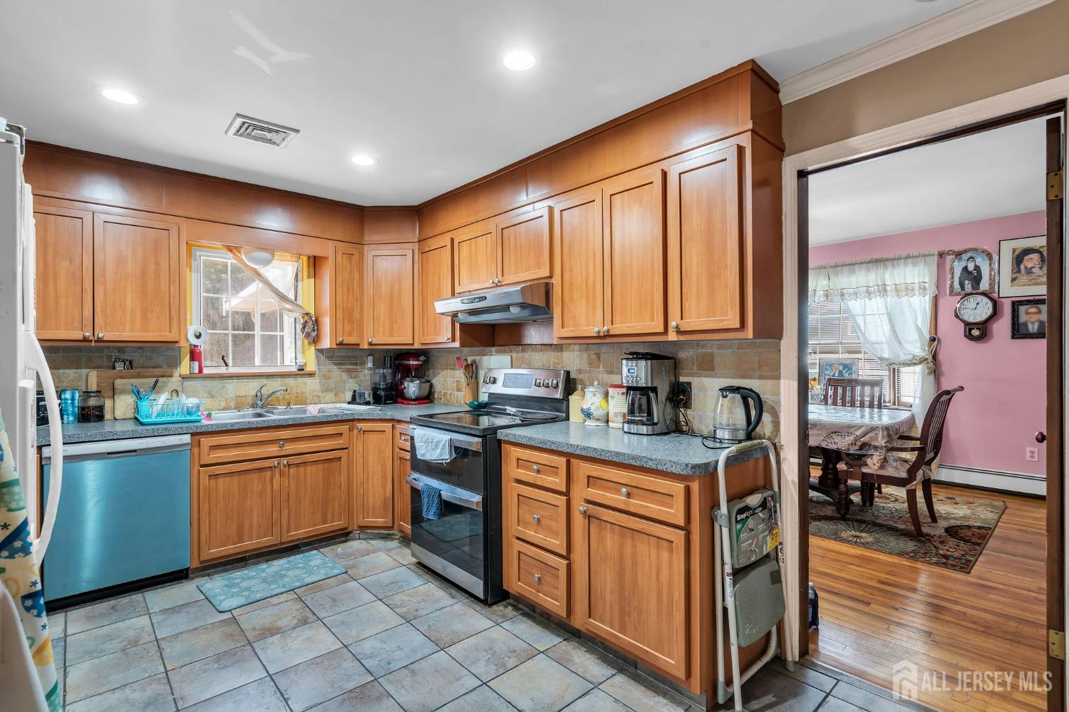 133 Summerhill Road Spotswood NJ 08884