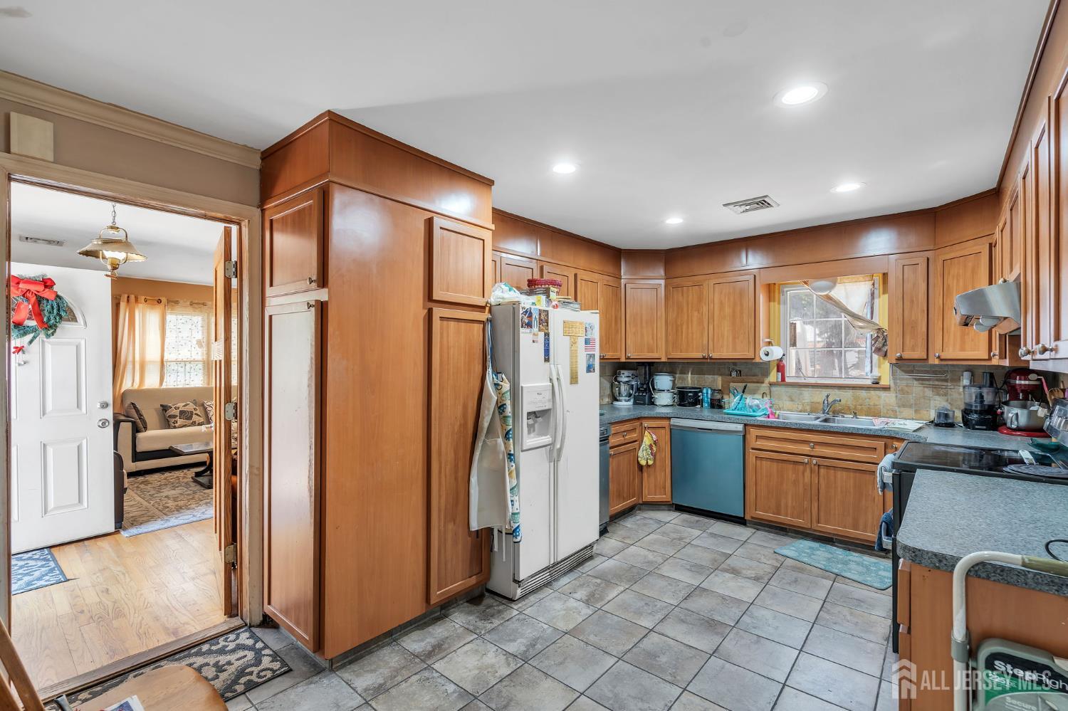 133 Summerhill Road Spotswood NJ 08884
