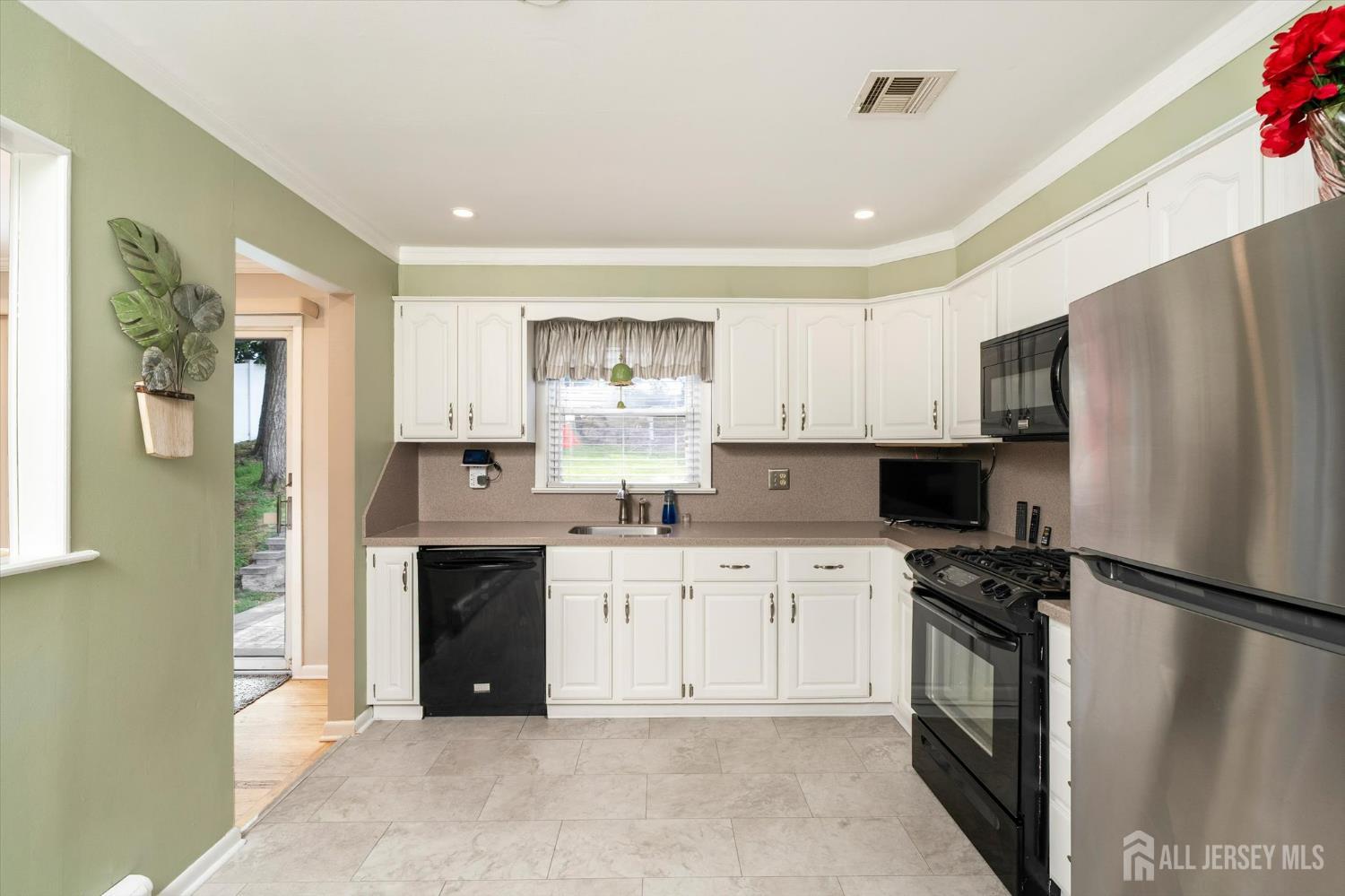 5 Ridgeview Road Jamesburg NJ 08831