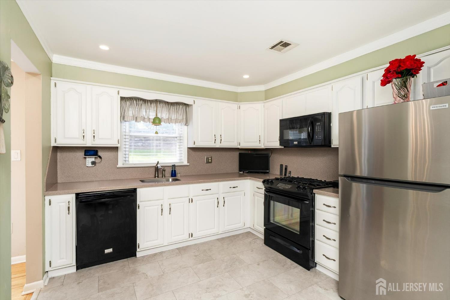 5 Ridgeview Road Jamesburg NJ 08831