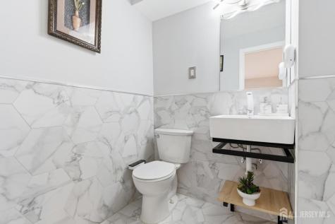 6 Whitewood Road Edison NJ 08820