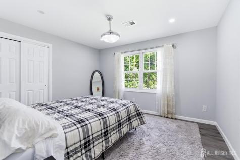 6 Whitewood Road Edison NJ 08820