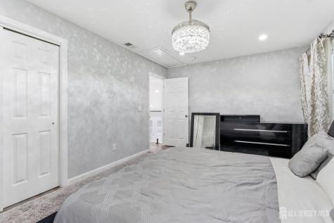 6 Whitewood Road Edison NJ 08820