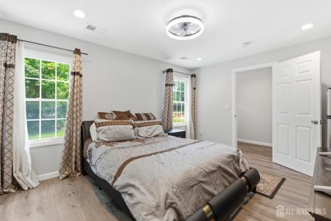 6 Whitewood Road Edison NJ 08820
