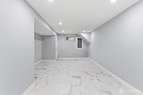 6 Whitewood Road Edison NJ 08820