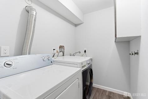 6 Whitewood Road Edison NJ 08820