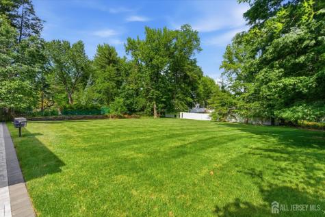 6 Whitewood Road Edison NJ 08820