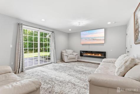 6 Whitewood Road Edison NJ 08820