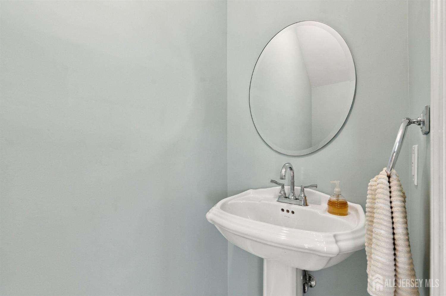563 Buckingham Drive Piscataway NJ 08854