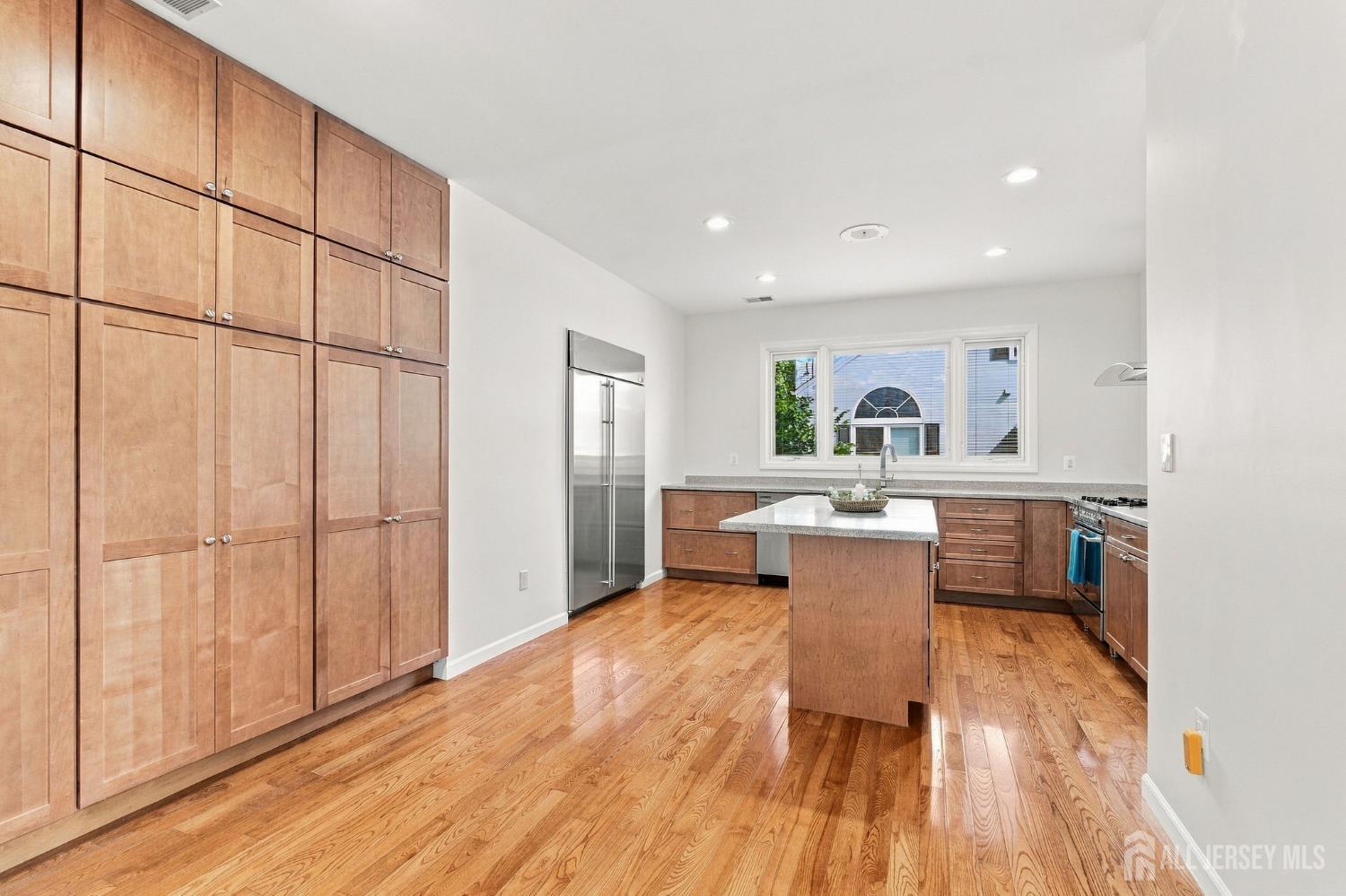 563 Buckingham Drive Piscataway NJ 08854