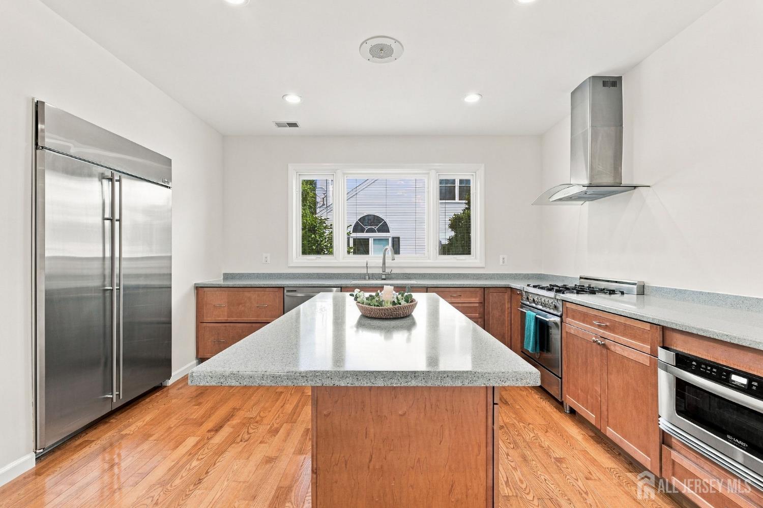 563 Buckingham Drive Piscataway NJ 08854