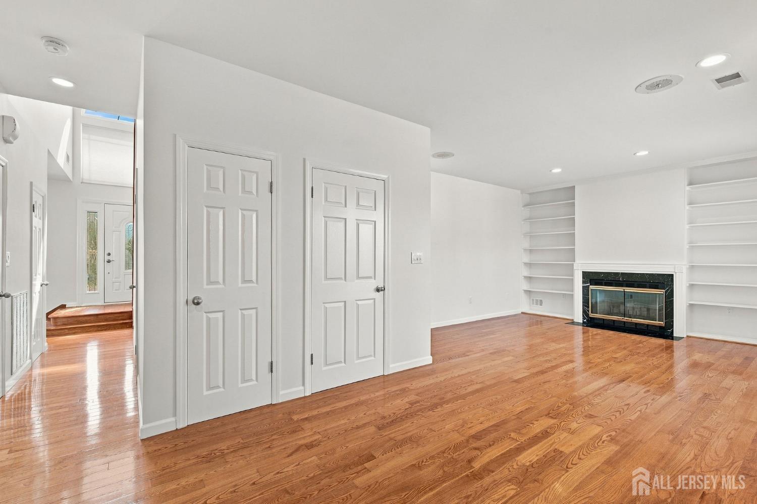 563 Buckingham Drive Piscataway NJ 08854