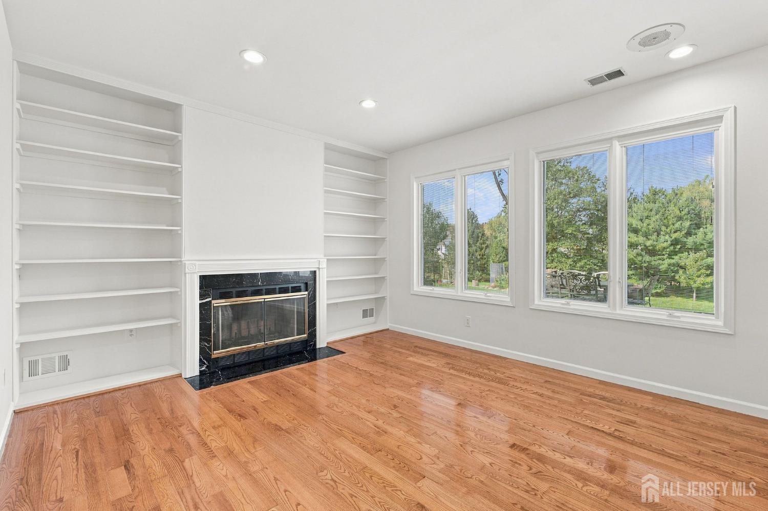 563 Buckingham Drive Piscataway NJ 08854