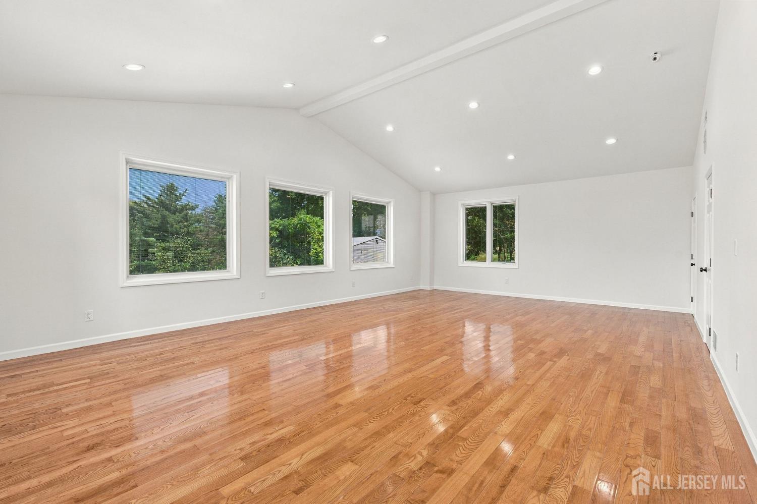 563 Buckingham Drive Piscataway NJ 08854