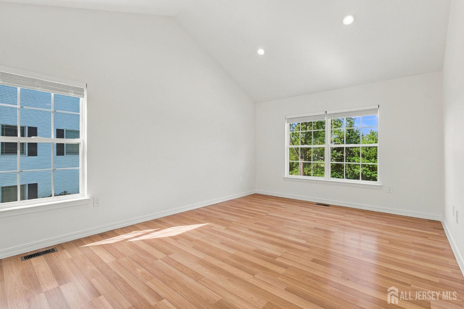 563 Buckingham Drive Piscataway NJ 08854