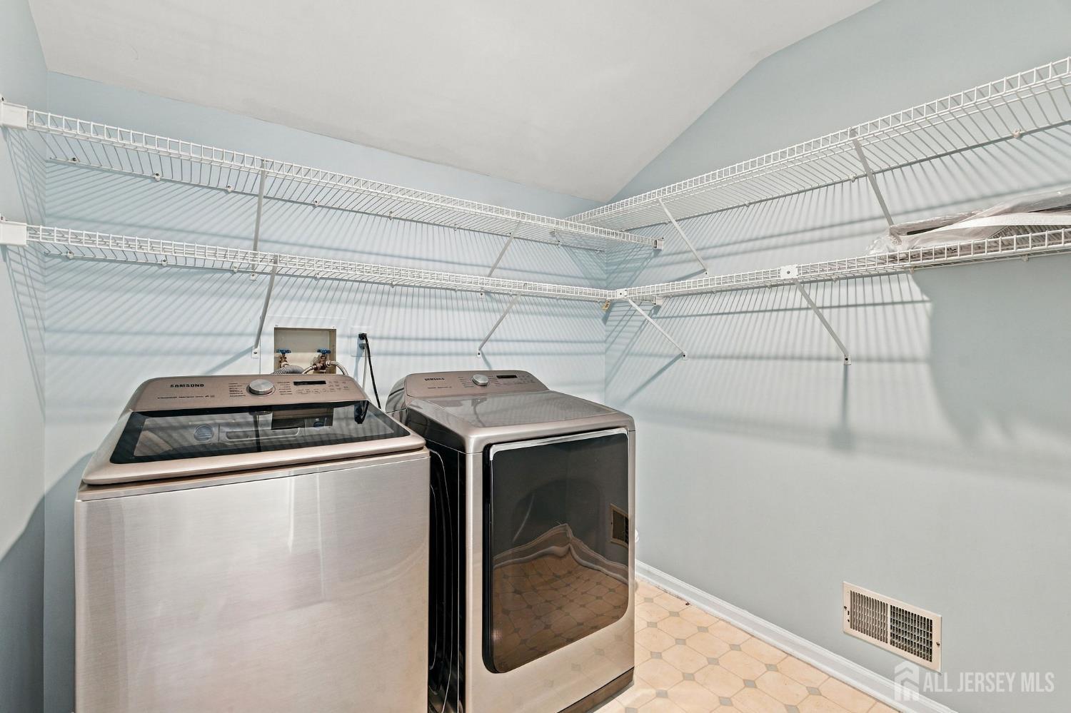 563 Buckingham Drive Piscataway NJ 08854