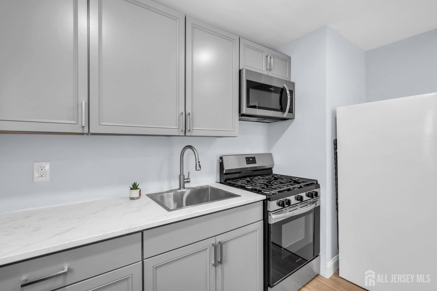 19 Baumer Road Sayreville NJ 08872