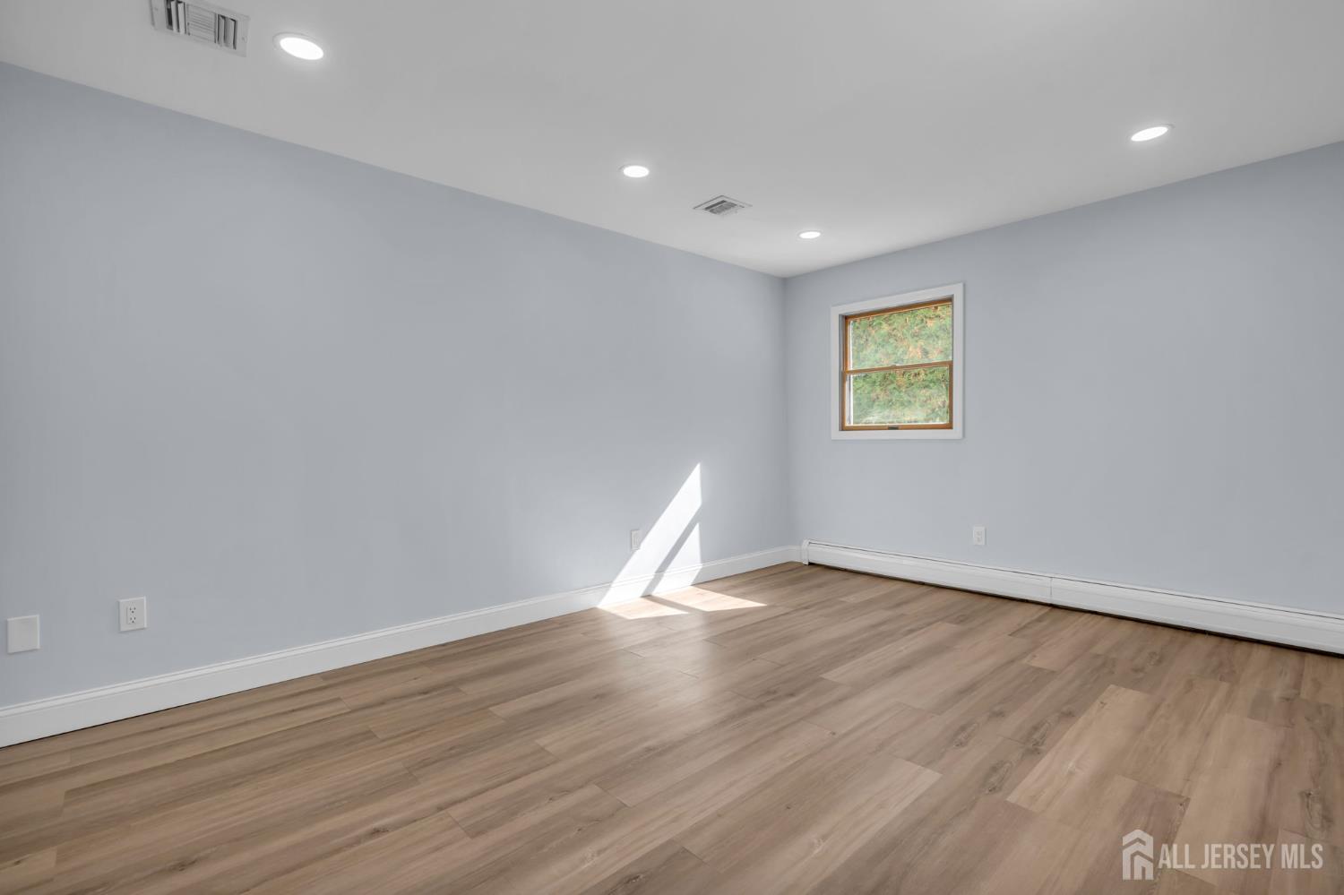 19 Baumer Road Sayreville NJ 08872