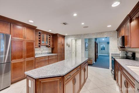 21 Stafford Road Colonia NJ 07067