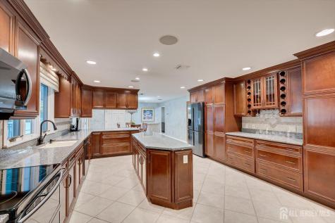 21 Stafford Road Colonia NJ 07067