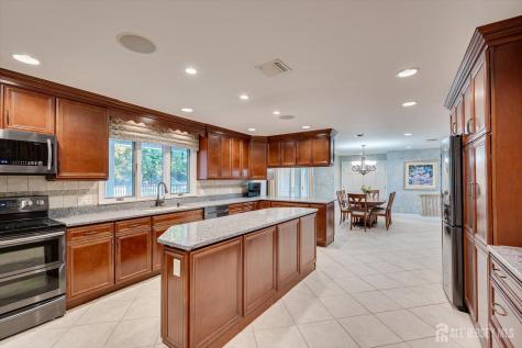 21 Stafford Road Colonia NJ 07067
