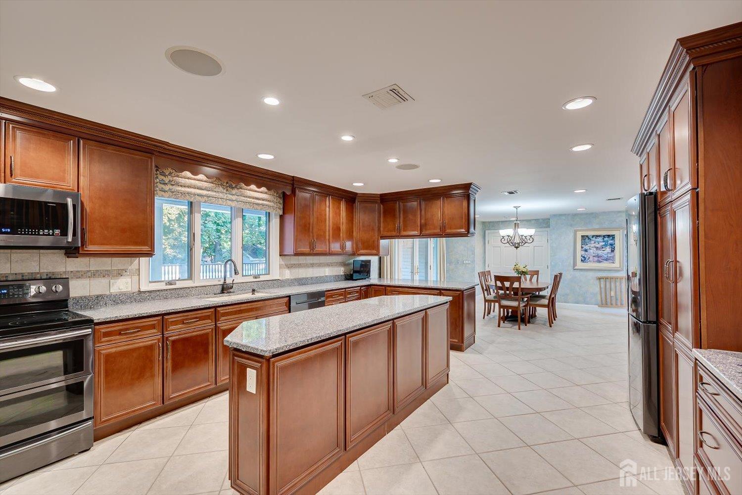 21 Stafford Road Colonia NJ 07067