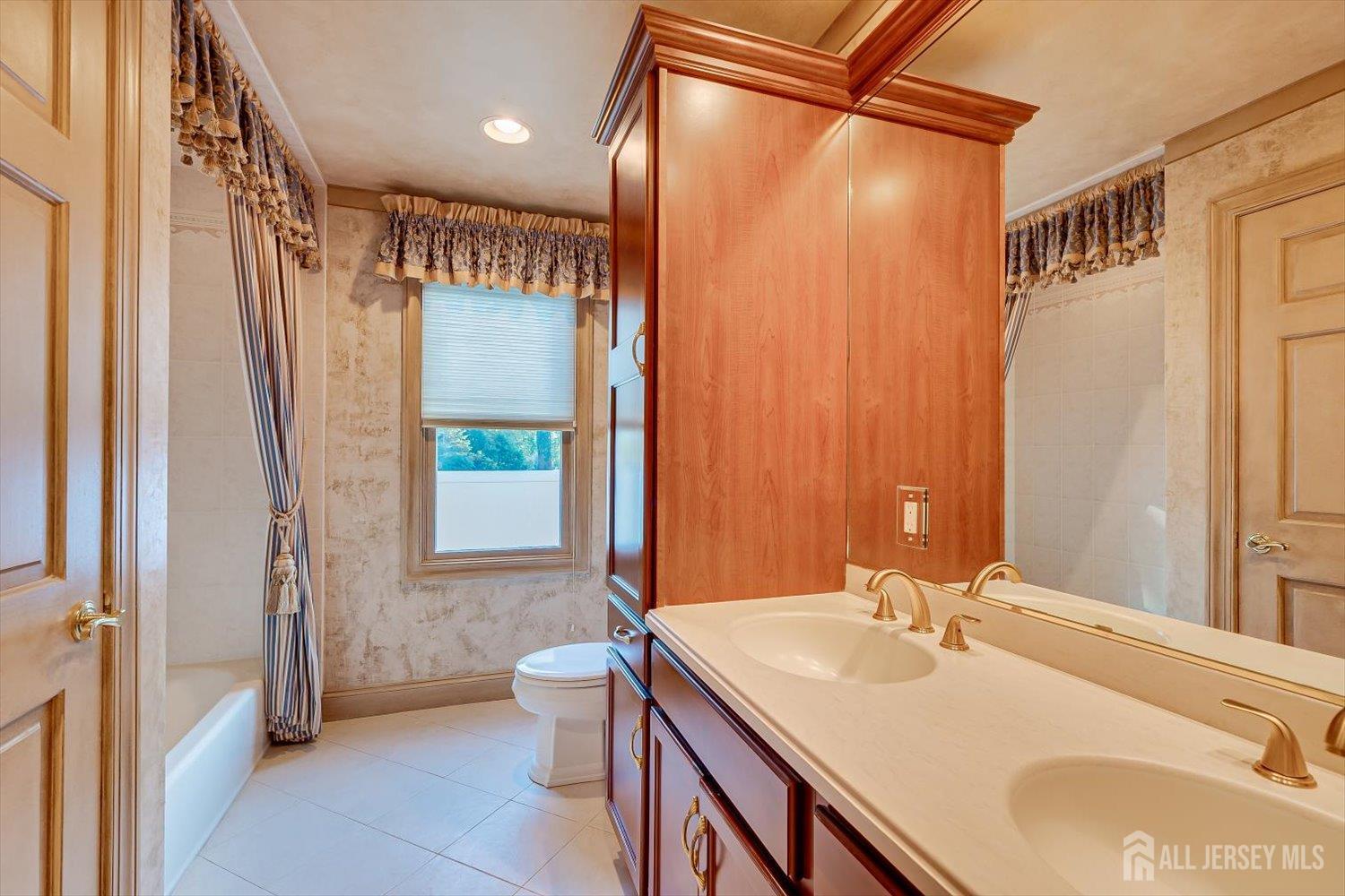 21 Stafford Road Colonia NJ 07067
