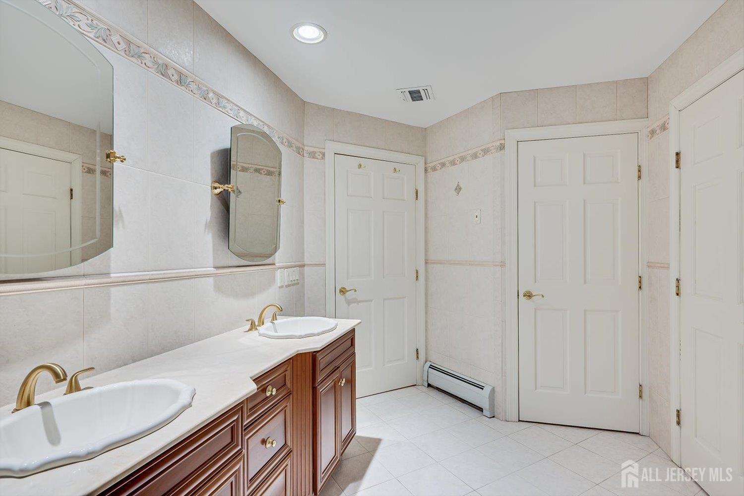 21 Stafford Road Colonia NJ 07067