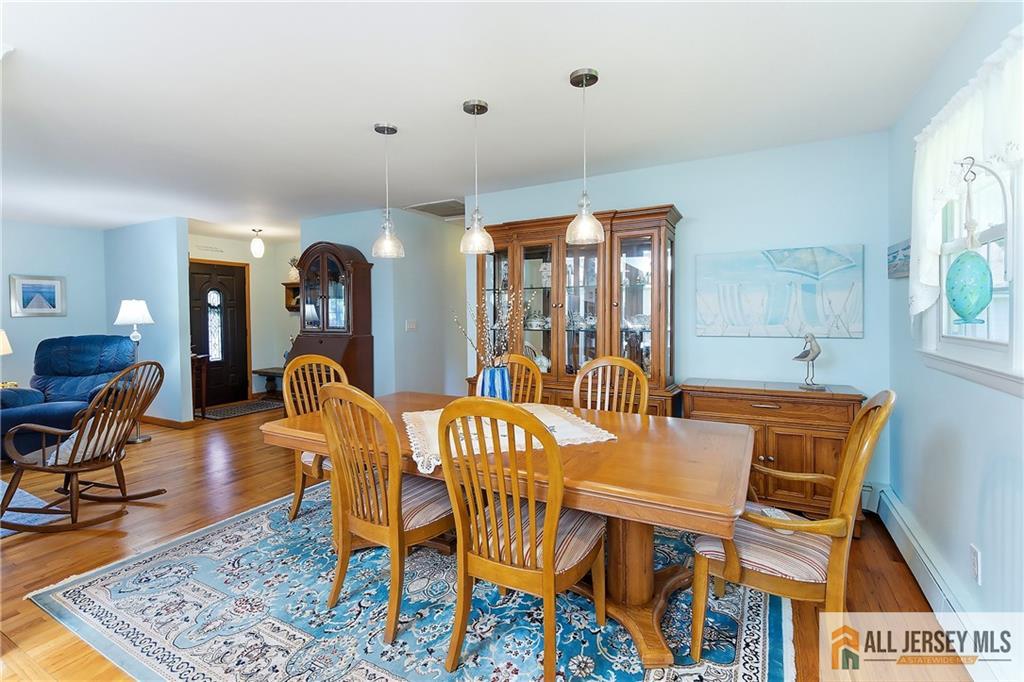 708 Sunbrite Lane Piscataway NJ 08854