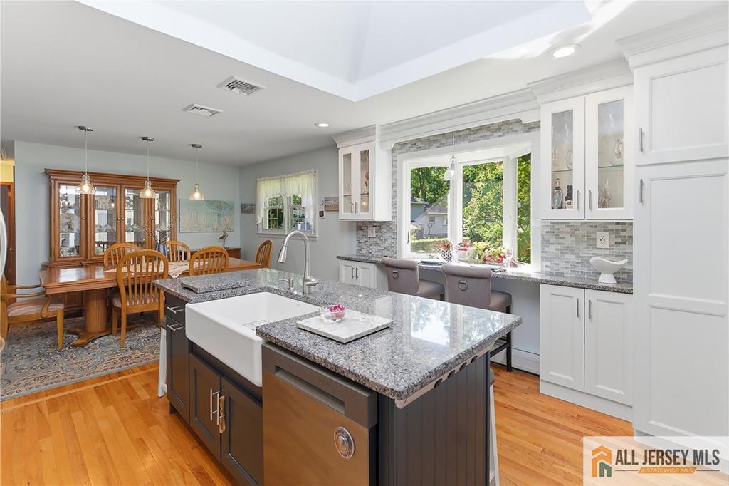 708 Sunbrite Lane Piscataway NJ 08854