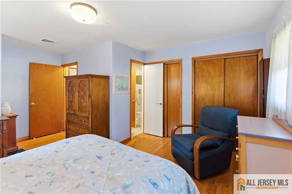 708 Sunbrite Lane Piscataway NJ 08854