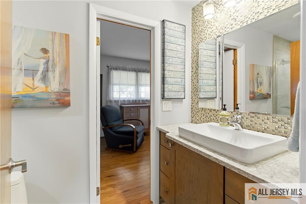 708 Sunbrite Lane Piscataway NJ 08854