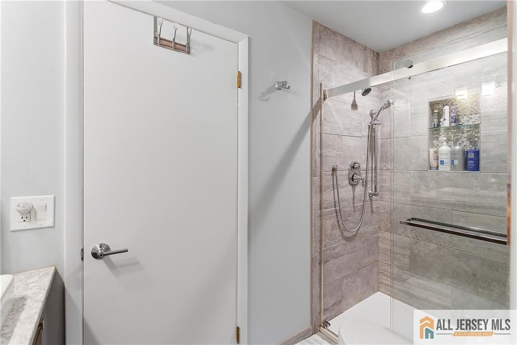 708 Sunbrite Lane Piscataway NJ 08854