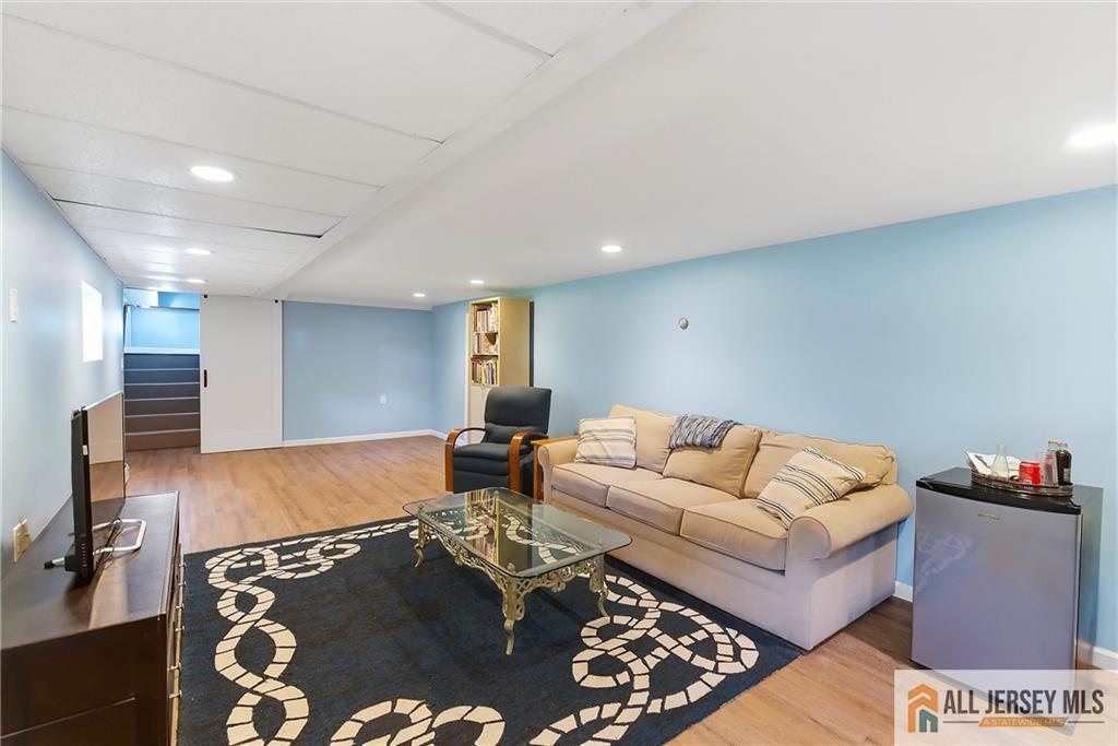 708 Sunbrite Lane Piscataway NJ 08854