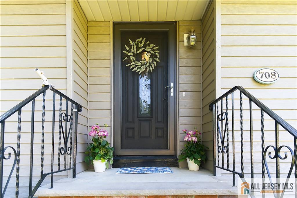 708 Sunbrite Lane Piscataway NJ 08854