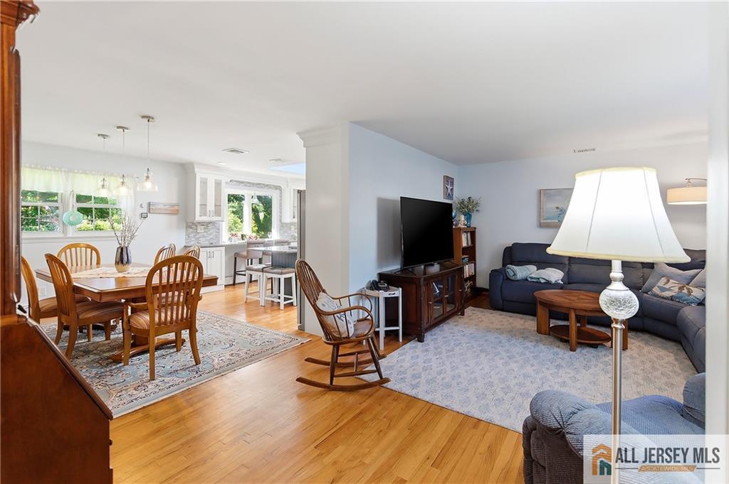 708 Sunbrite Lane Piscataway NJ 08854