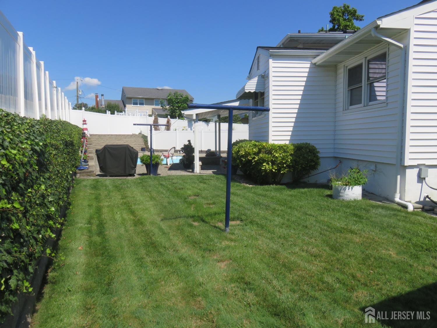14 Sterling Court Perth Amboy NJ 08861