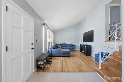 86 Westminster Road Colonia NJ 07067