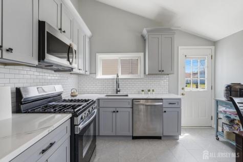 86 Westminster Road Colonia NJ 07067