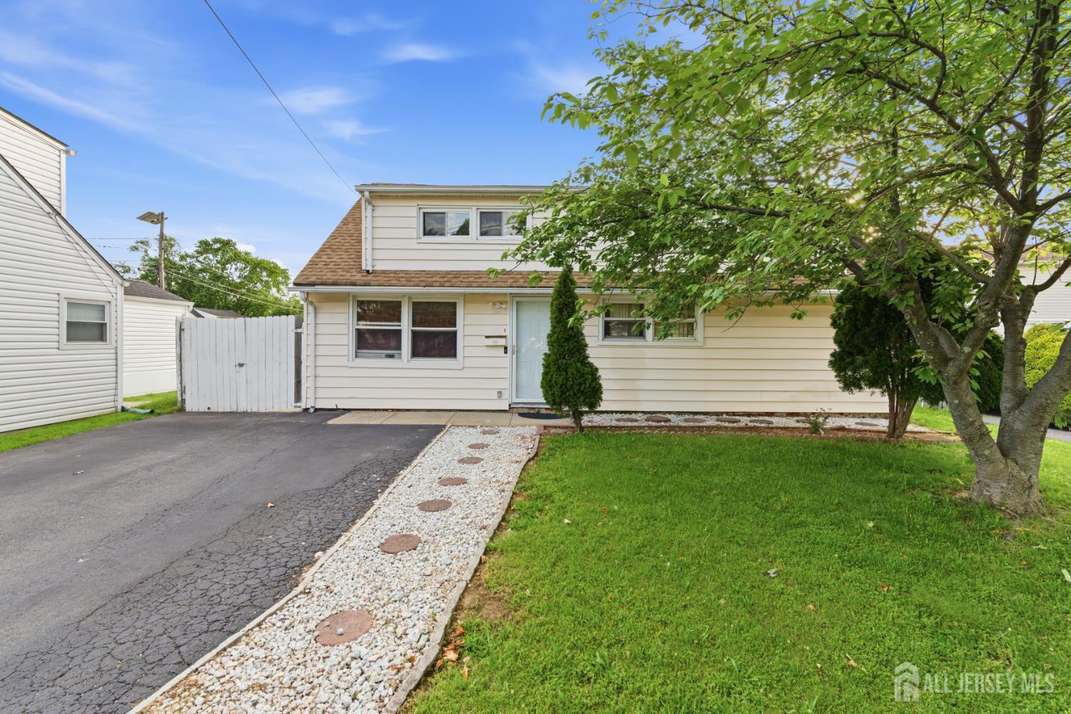 35 Coolidge Avenue Carteret NJ 07008