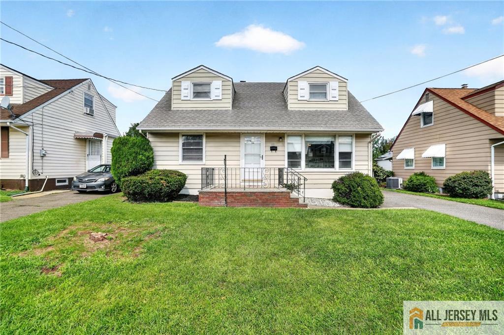 68 Oak Street Carteret NJ 07008