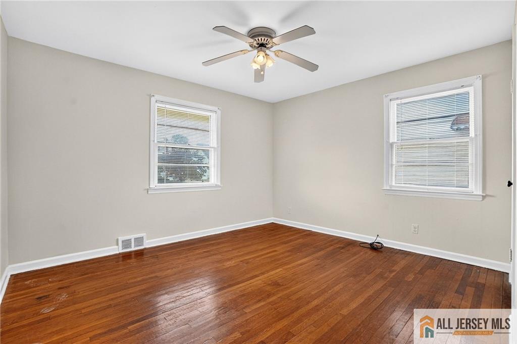 68 Oak Street Carteret NJ 07008