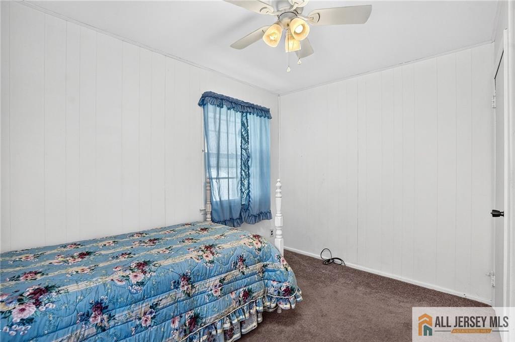 68 Oak Street Carteret NJ 07008
