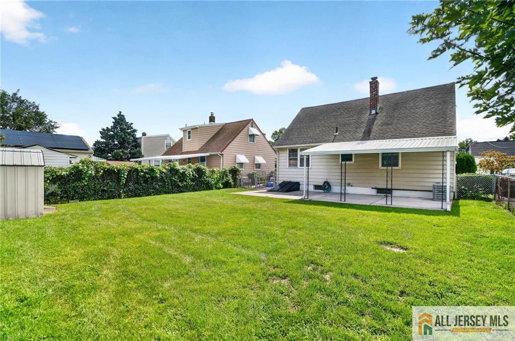 68 Oak Street Carteret NJ 07008