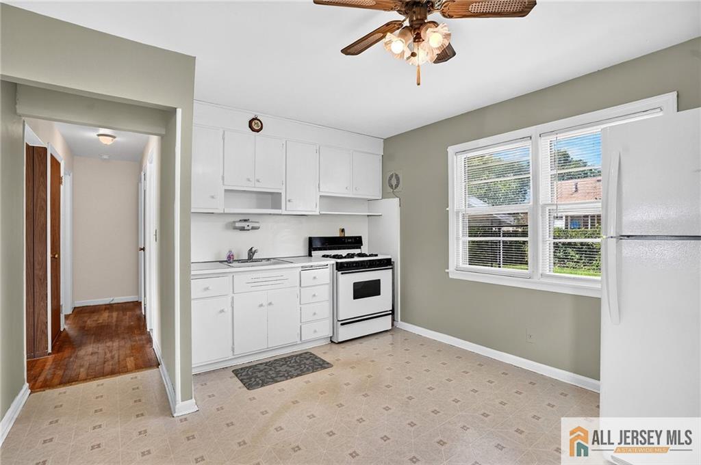 68 Oak Street Carteret NJ 07008