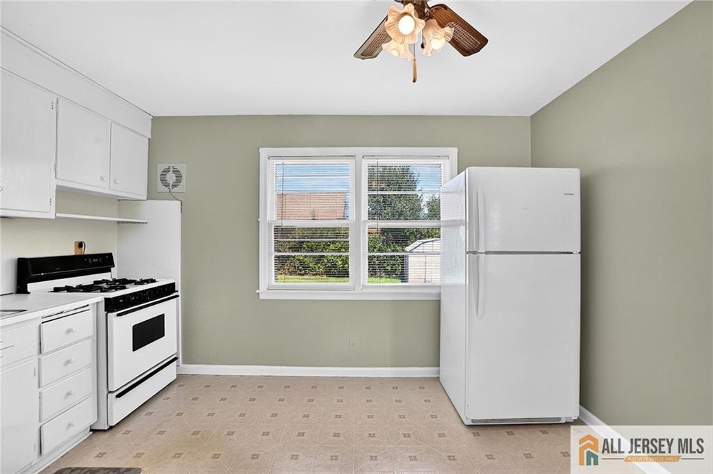 68 Oak Street Carteret NJ 07008