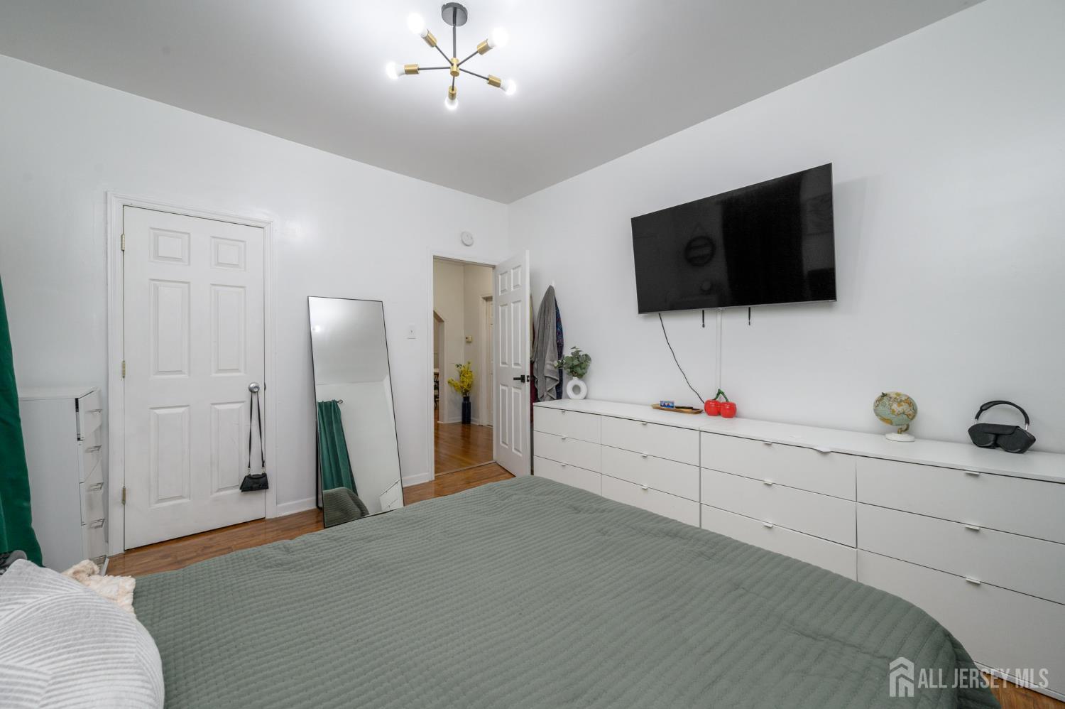 829-831 S 13th Street S Newark NJ 07108